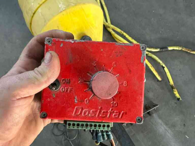 Other grassland-equipment, hay-equipment and accessories  Kuiltoegmiddel dispenser  Verdeler