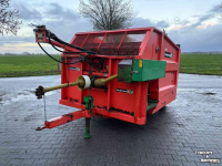 Silage-block distribution wagon Holaras Rabbit  blokkenverdeelwagen  blokkenwagen
