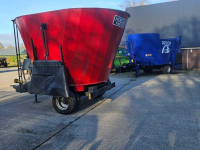 Self-propelled feed mixer Hoegild 14 m3