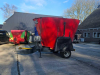 Self-propelled feed mixer Hoegild 14 m3