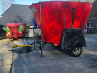 Self-propelled feed mixer Hoegild 14 m3