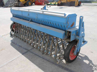 Seed drill  Pijpenzaaimachine graszaaimachine zaaimachine opbouwzaaimachine