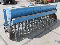 Seed drill  Pijpenzaaimachine graszaaimachine zaaimachine opbouwzaaimachine