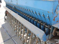 Seed drill  Pijpenzaaimachine graszaaimachine zaaimachine opbouwzaaimachine