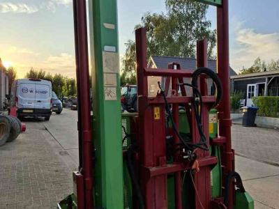 Silage block-cutter Strautmann Hydrofox HX 4 met hefmast