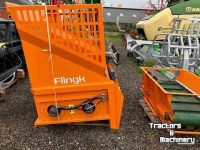 Straw spreader for boxes Flingk SVV 1000