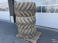 Wheels, Tyres, Rims & Dual spacers  Kraanbanden 3x Alliance 650/45-22.5 banden