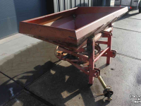 Fertilizer spreader Lely Centerliner L1500 enkele schijf kunstmeststrooier zandstrooier zoutstrooier