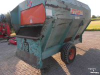 Vertical feed mixer Storti voermengwagen