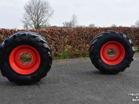 Wheels, Tyres, Rims & Dual spacers Bridgestone 710/55R30