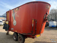 Vertical feed mixer Peecon Biga Twin Eco 15 m3 voermengwagen