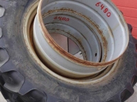 Wheels, Tyres, Rims & Dual spacers BKT 320/85R32-28 85% RT 855