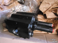 Used parts for tractors  Walvoil Ventiel SDM122/2
