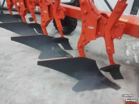 Ploughs Kuhn Vari-Master 153
