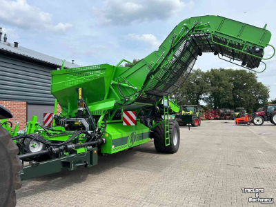 Potato harvester AVR SPirit 9200