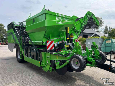 Potato harvester AVR SPirit 9200