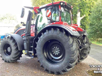 Tractor Valtra Q285 Tractor