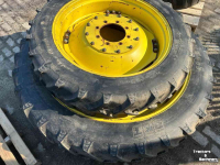 Wheels, Tyres, Rims & Dual spacers BKT 300/95R52 en 270/95R36