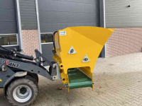 Straw spreader for boxes Heuvelmans Instrooibak met transportband
