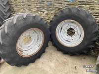 Wheels, Tyres, Rims & Dual spacers Case-IH 12w x 26 vaste velgen van 956XL / 1056XL