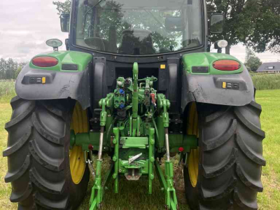 Tractor John Deere 6105R
