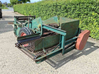 Potato harvester BAV voorraadrooier aardappelrooier