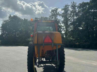Tractor Renault 551