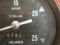 Tractor Renault 551