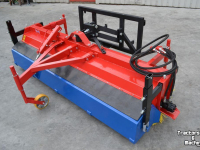 Diverse used spare-parts Qmac 3e steunwiel veegmachine compleet