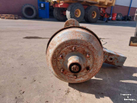 Diverse used spare-parts  Schuifas 250 cm