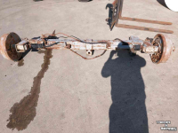 Diverse used spare-parts  Schuifas 250 cm