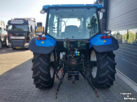 Tractor New Holland T5050 met voorlader
