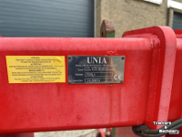 Deep subsoiler Unia PLOW 6 VOORZETWOELER