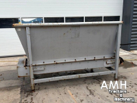 Conveyor  2730X650 Bunker met uitvoerband+kantelaar, Feed hopper with discharge conveyor including bin tipper, Dosierbunker mit Austragsband inklusive Kistenkipper