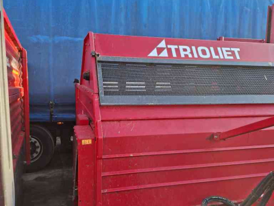 Silage-block distribution wagon Trioliet Multifeed blokkenwagen