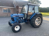 Tractor Ford 4830 16-speed dual power