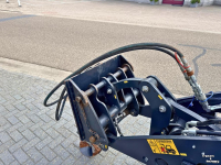 Earth drills Giant Boorunit 3500Max met houtsplijter