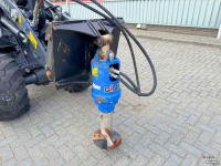 Earth drills Giant Boorunit 3500Max met houtsplijter