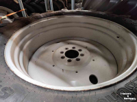 Wheels, Tyres, Rims & Dual spacers Trelleborg 540/65R38 + 440/65R28