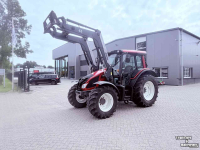 Tractor Valtra N103 Hitech5 met voorlader