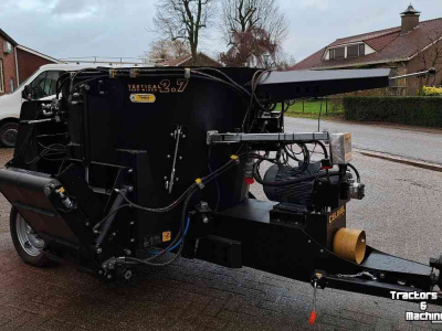 Vertical feed mixer  Celikel