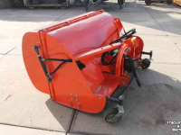 Flail mower Boxer LOW160 klepelmaaier met hydraulische laaglossende opvangbak