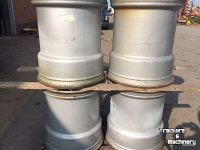 Wheels, Tyres, Rims & Dual spacers  GKN - 24.00x22.5