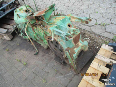Used parts for tractors John Deere 1020 v 920 v 820 v