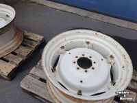 Wheels, Tyres, Rims & Dual spacers New Holland 14x30 Velgen 8-gaats