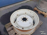 Wheels, Tyres, Rims & Dual spacers New Holland verschillende soorten velgen