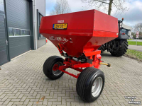 Fertilizer spreader Kuhn Kunstmeststrooier C ZSB