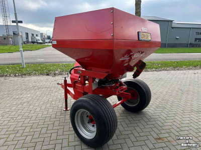 Fertilizer spreader Kuhn Kunstmeststrooier C ZSB