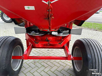 Fertilizer spreader Kuhn Kunstmeststrooier C ZSB