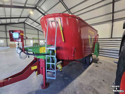 Vertical feed mixer Strautmann Voerwagen